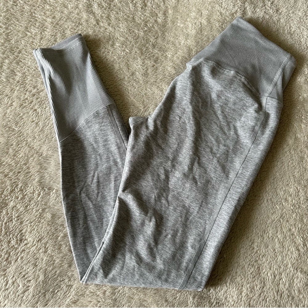 NWOT ALO YOGA High-Waist Alosoft Lounge Legging in Grey sz M - Picture 3 of 9